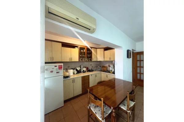 Shtepi ne shitje Apartament ne Tirane, 2+1, Mobilimi E mobiluar, Pagesa 128,000  Euro.