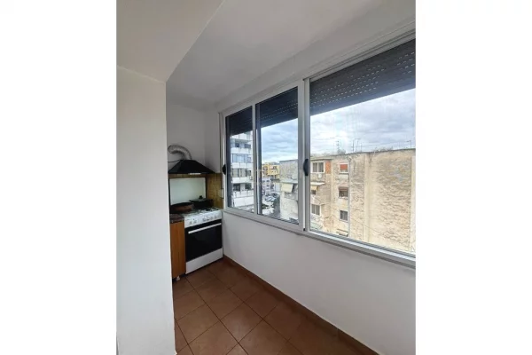 Shtepi ne shitje Apartament ne Tirane, 2+1, Mobilimi E mobiluar, Pagesa 128,000  Euro.