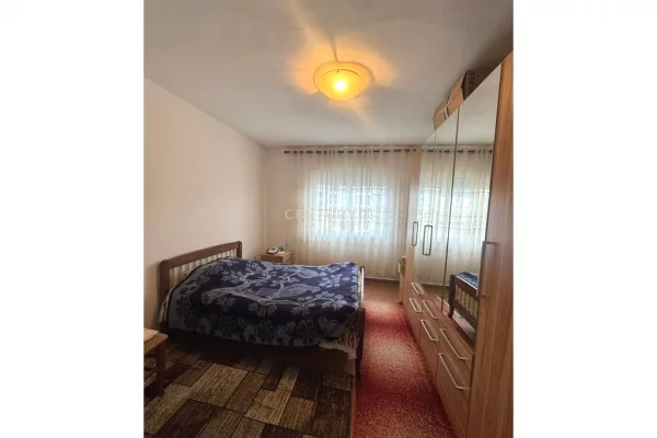 Shtepi ne shitje Apartament ne Tirane, 2+1, Mobilimi E mobiluar, Pagesa 128,000  Euro.