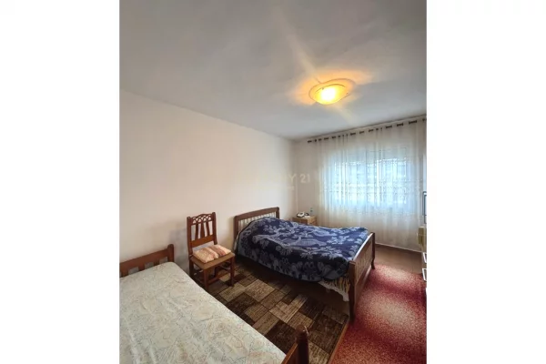 Shtepi ne shitje Apartament ne Tirane, 2+1, Mobilimi E mobiluar, Pagesa 128,000  Euro.