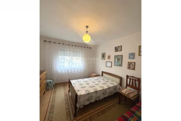 Shtepi ne shitje Apartament ne Tirane, 2+1, Mobilimi E mobiluar, Pagesa 128,000  Euro.