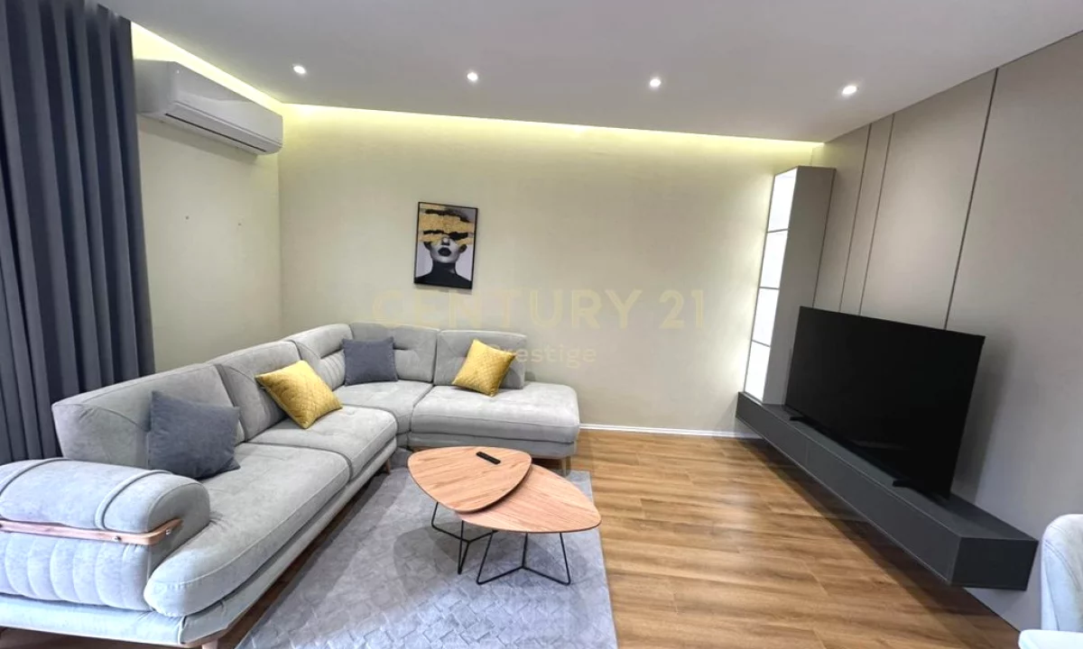 Shtepi ne shitje Apartament ne Tirane, 1+1, Mobilimi E mobiluar, Pagesa 284,000  Euro.