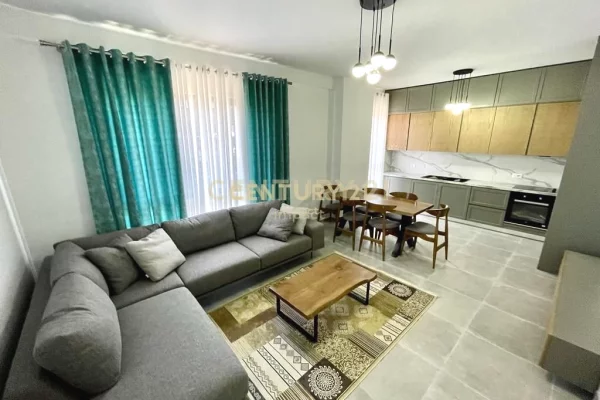 Shtepi ne shitje Apartament ne Tirane, 2+1, Mobilimi E mobiluar, Pagesa 247,000  Euro.