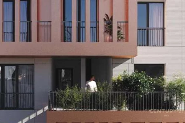 Shtepi ne shitje Apartament ne Tirane, 3+1, Mobilimi Bosh, pa mobiluar, Pagesa 240,334  Euro.