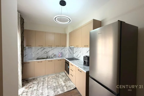Shtepi ne shitje Apartament ne Tirane, 2+1, Mobilimi E mobiluar, Pagesa 250,000  Euro.