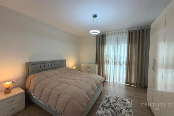 Shtepi ne shitje Apartament ne Tirane, 2+1, Mobilimi E mobiluar, Pagesa 250,000  Euro.