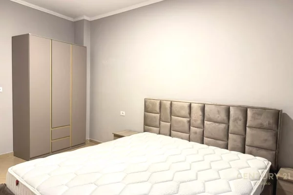 Shtepi ne shitje Apartament ne Tirane, 2+1, Mobilimi E mobiluar, Pagesa 198,780  Euro.