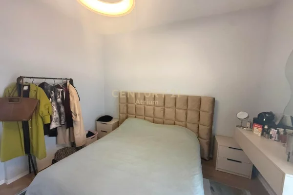 Shtepi ne shitje Apartament ne Tirane, 1+1, Mobilimi E mobiluar, Pagesa 155,000  Euro.