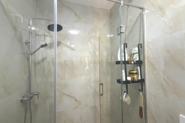 Shtepi ne shitje Apartament ne Tirane, 1+1, Mobilimi E mobiluar, Pagesa 155,000  Euro.