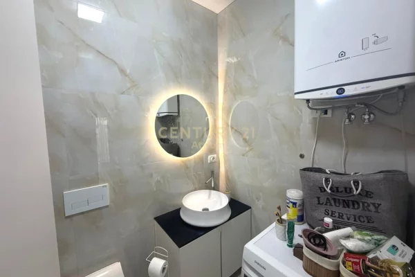 Shtepi ne shitje Apartament ne Tirane, 1+1, Mobilimi E mobiluar, Pagesa 155,000  Euro.