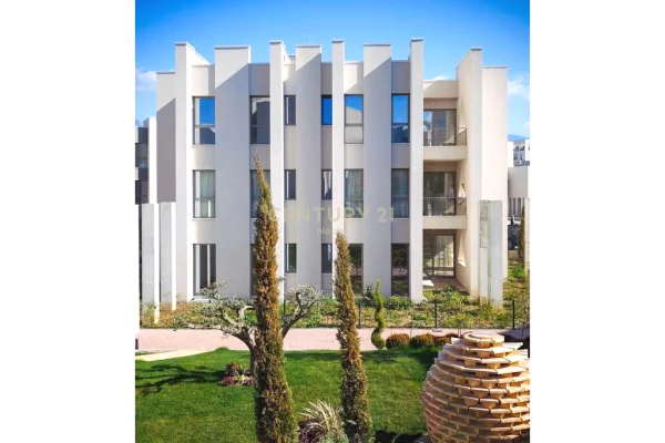 Shtepi ne shitje Apartament ne Tirane, 2+1, Mobilimi Bosh, pa mobiluar, Pagesa 620,000  Euro.