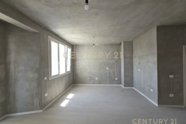 Shtepi ne shitje Apartament ne Tirane, 3+1, Mobilimi Bosh, pa mobiluar, Pagesa 238,000  Euro.