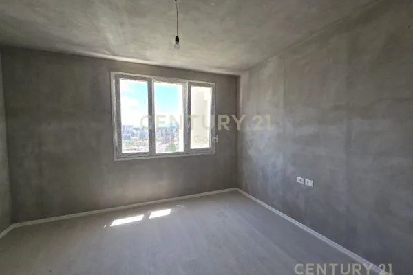 Shtepi ne shitje Apartament ne Tirane, 3+1, Mobilimi Bosh, pa mobiluar, Pagesa 238,000  Euro.