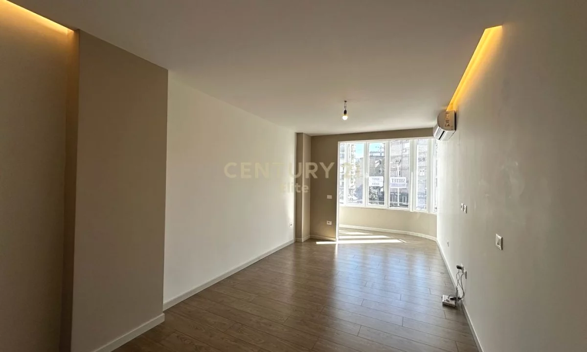 Shtepi ne shitje Apartament ne Tirane, 2+1, Mobilimi Bosh, pa mobiluar, Pagesa 295,000  Euro.