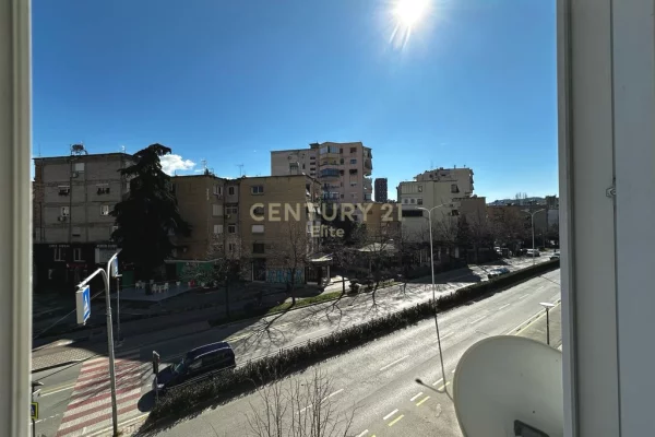 Shtepi ne shitje Apartament ne Tirane, 2+1, Mobilimi Bosh, pa mobiluar, Pagesa 295,000  Euro.