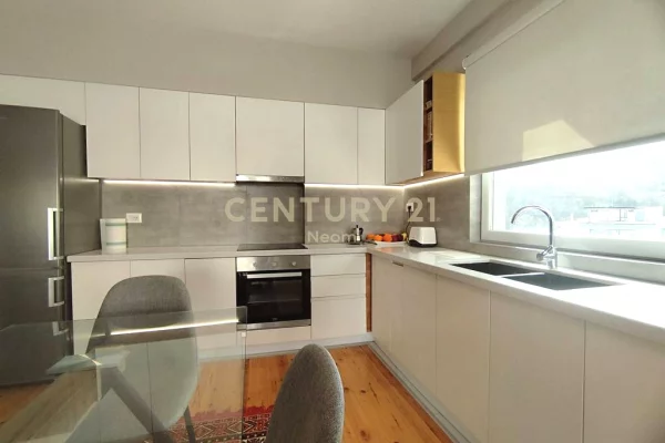 Penthouse (panoramic top floor) for rent in Tirana 3+1, Furnished