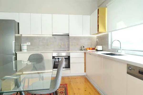 Penthouse (panoramic top floor) for rent in Tirana 3+1, Furnished