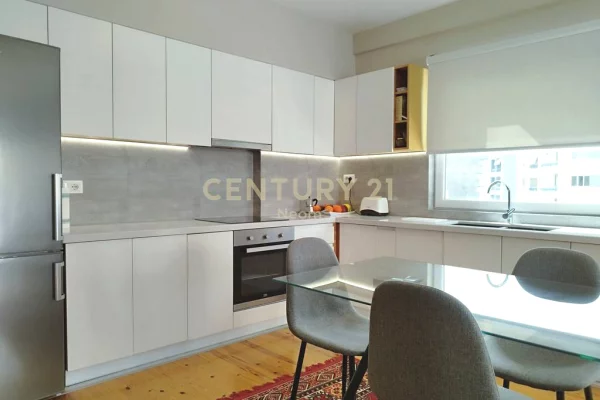 Penthouse (panoramic top floor) for rent in Tirana 3+1, Furnished