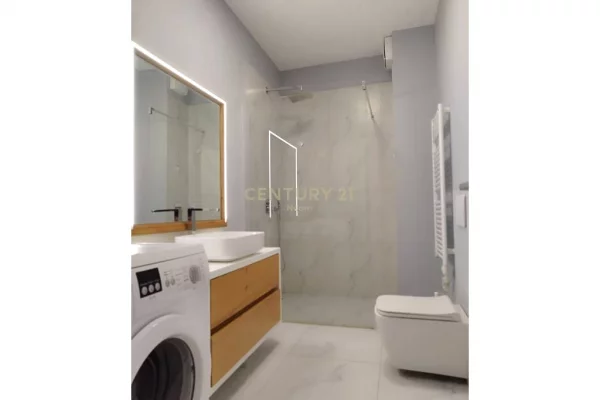 Penthouse (panoramic top floor) for rent in Tirana 3+1, Furnished