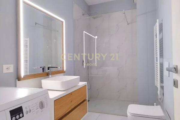 Penthouse (panoramic top floor) for rent in Tirana 3+1, Furnished