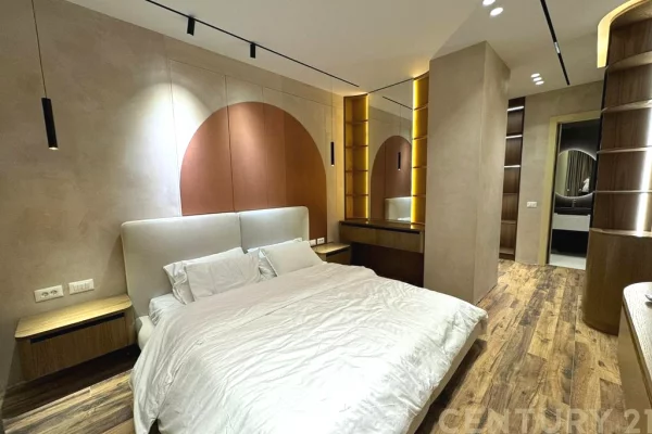 Shtepi ne shitje Apartament ne Tirane, 2+1, Mobilimi E mobiluar, Pagesa 525,000  Euro.