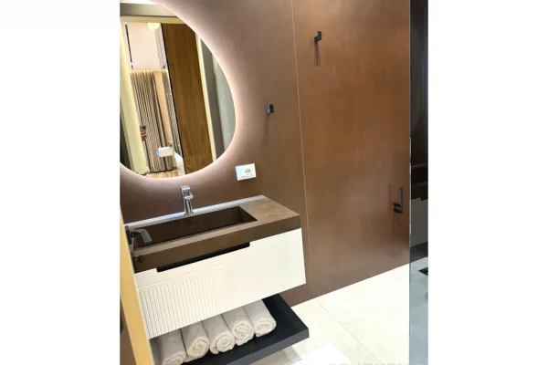 Shtepi ne shitje Apartament ne Tirane, 2+1, Mobilimi E mobiluar, Pagesa 525,000  Euro.