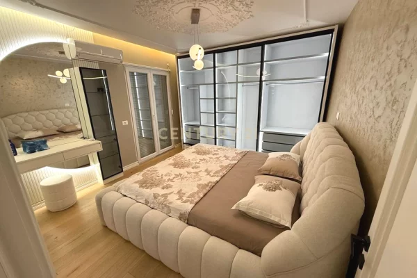 Shtepi ne shitje Apartament ne Tirane, 2+1, Mobilimi E mobiluar, Pagesa 475,000  Euro.