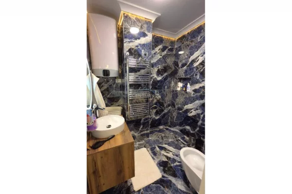 Shtepi ne shitje Apartament ne Tirane, 2+1, Mobilimi E mobiluar, Pagesa 475,000  Euro.