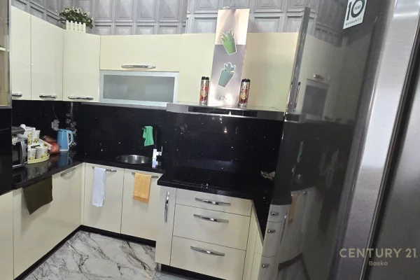 Shtepi ne shitje Apartament ne Tirane, 2+1, Mobilimi E mobiluar, Pagesa 265,550  Euro.