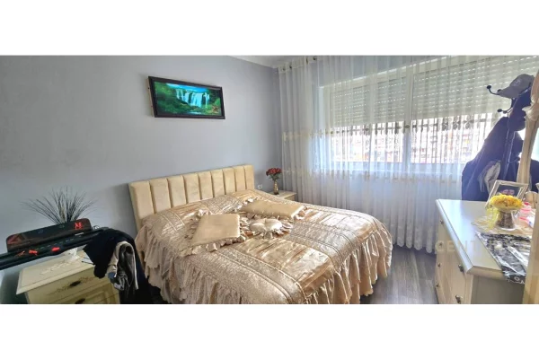 Shtepi ne shitje Apartament ne Tirane, 2+1, Mobilimi E mobiluar, Pagesa 265,550  Euro.