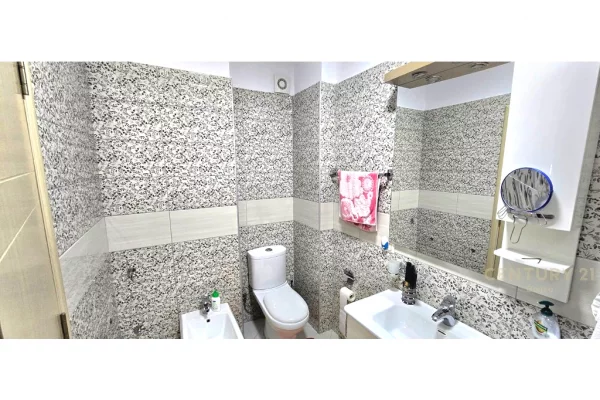 Shtepi ne shitje Apartament ne Tirane, 2+1, Mobilimi E mobiluar, Pagesa 265,550  Euro.