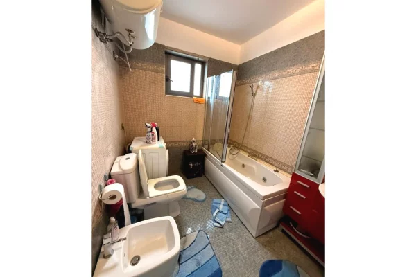 Shtepi me qera Apartament ne Tirane, 2+1, Mobilimi E mobiluar, Pagesa 1,500  Euro.