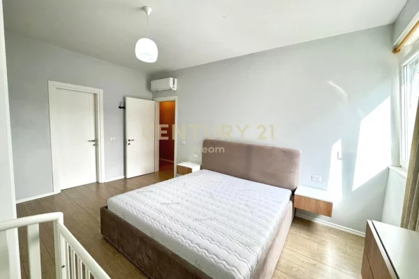 Shtepi ne shitje Apartament ne Tirane, 2+1, Mobilimi E mobiluar, Pagesa 278,000  Euro.