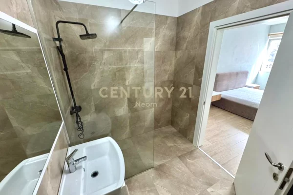 Shtepi ne shitje Apartament ne Tirane, 2+1, Mobilimi E mobiluar, Pagesa 278,000  Euro.