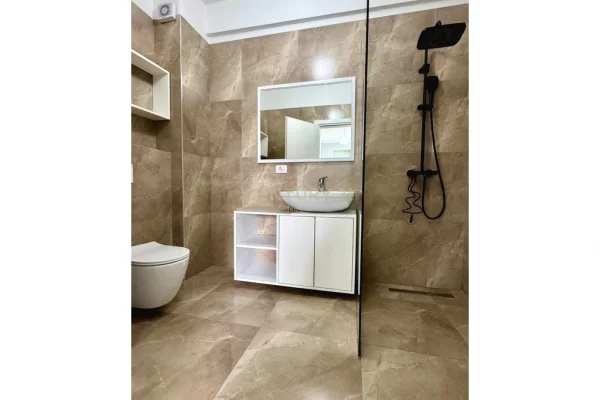 Shtepi ne shitje Apartament ne Tirane, 2+1, Mobilimi E mobiluar, Pagesa 278,000  Euro.