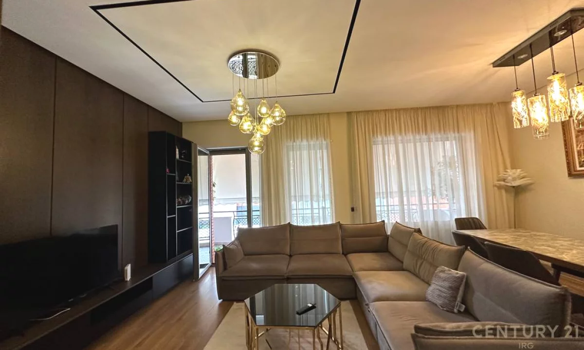 Shtepi ne shitje Apartament ne Tirane, 2+1, Mobilimi E mobiluar, Pagesa 550,000  Euro.