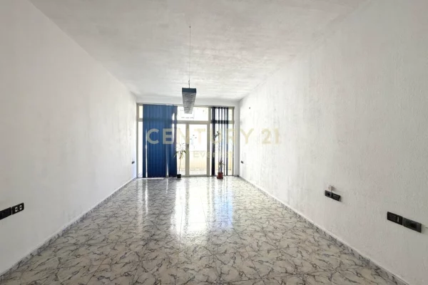 ISH BLLOKU, ZYRE PER QIRA (4+2 TUALETE + 2 BALLKONE)