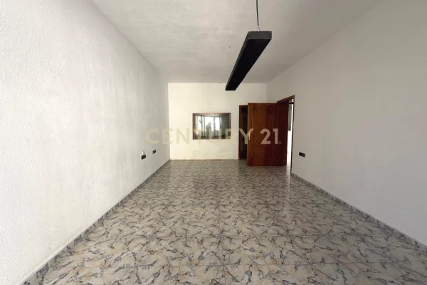 Ambient biznesi me qera 3+1 ne Tirane - 1,500 Euro