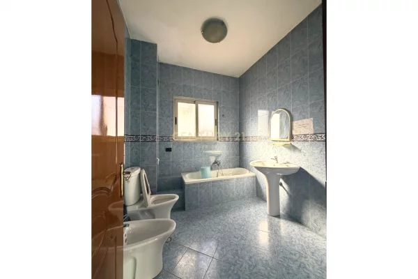 ISH BLLOKU, ZYRE PER QIRA (4+2 TUALETE + 2 BALLKONE)