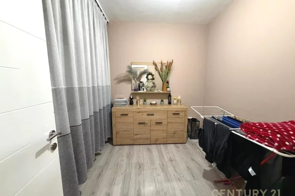 Shtepi me qera Apartament ne Tirane, 2+1, Mobilimi E mobiluar, Pagesa 500  Euro.