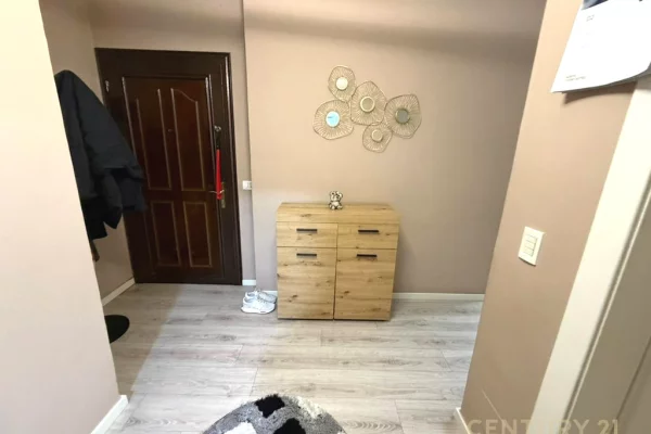 Shtepi me qera Apartament ne Tirane, 2+1, Mobilimi E mobiluar, Pagesa 500  Euro.