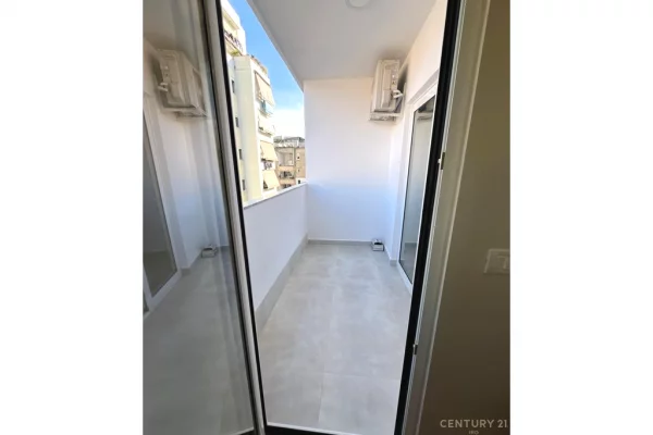 Shtepi ne shitje Apartament ne Tirane, 1+1, Mobilimi E mobiluar, Pagesa 155,000  Euro.