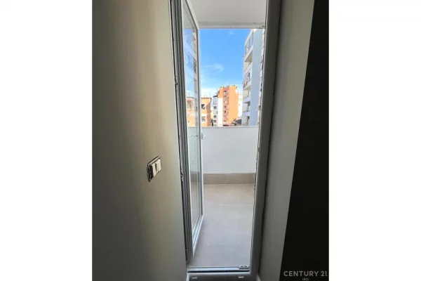 Shtepi ne shitje Apartament ne Tirane, 1+1, Mobilimi E mobiluar, Pagesa 163,000  Euro.