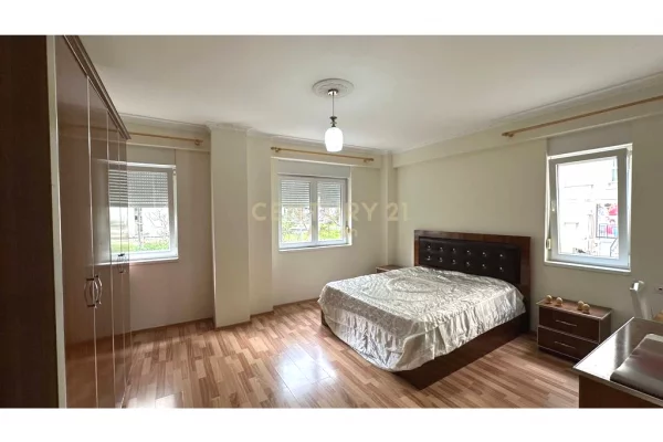 Shtepi ne shitje Apartament ne Tirane, 1+1, Mobilimi E mobiluar, Pagesa 160,000  Euro.