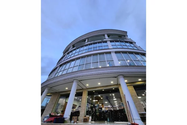 Business Property in Sale 3+1 in Tirana - 1,250,000 Euro