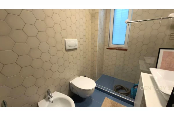 Shtepi me qera Apartament ne Tirane, 1+1, Mobilimi E mobiluar, Pagesa 650  Euro.