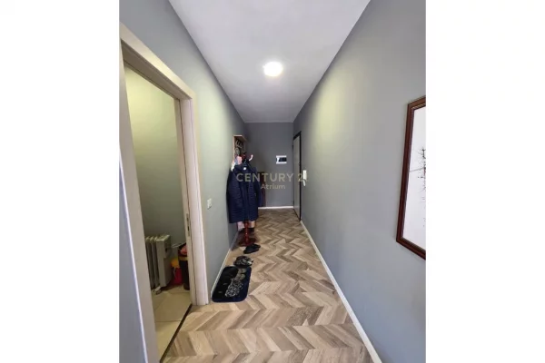 Shtepi ne shitje Apartament ne Tirane, 2+1, Mobilimi E mobiluar, Pagesa 189,000  Euro.