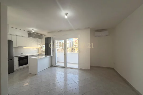 Shtepi me qera Apartament ne Tirane, 2+1, Mobilimi E mobiluar, Pagesa 500  Euro.