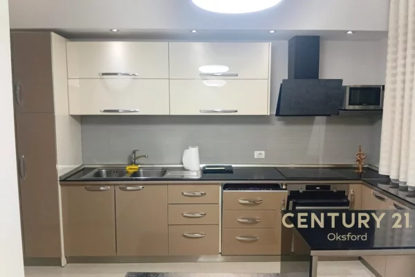 Shtepi me qera Apartament ne Tirane, 2+1, Mobilimi E mobiluar, Pagesa 770  Euro.