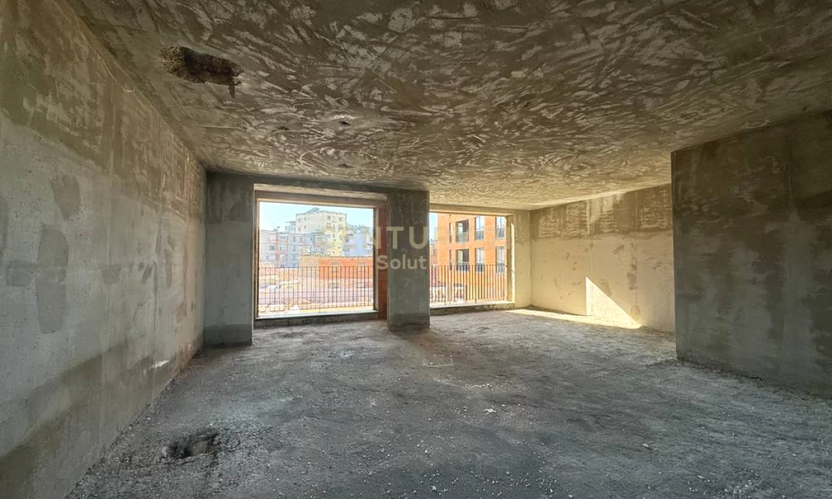 Shtepi ne shitje Apartament ne Tirane, 2+1, Mobilimi Bosh, pa mobiluar, Pagesa 167,000  Euro.